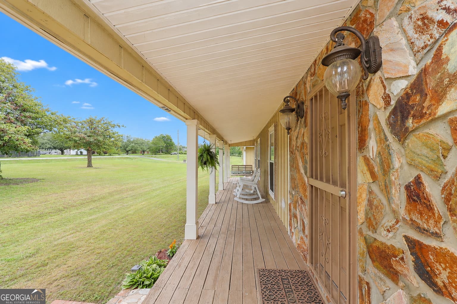 5 bedroom, 3 bathroom, 2,648 sq ft single family residence for sale at 615 Fischer Road, Sharpsburg, GA 30277 — photo 10