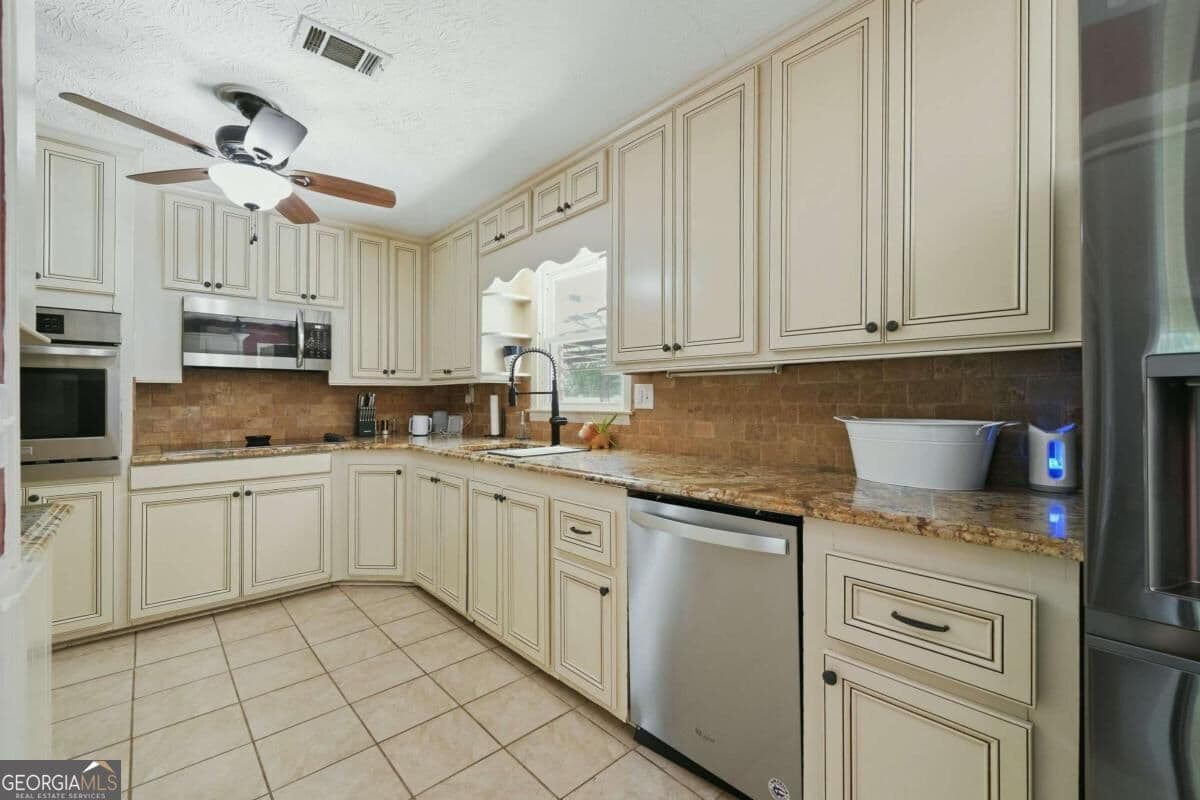 3 bedroom, 2 bathroom, 2,894 sq ft single family residence for sale at 234 Crumbley Road, Mcdonough, GA 30252 — photo 9
