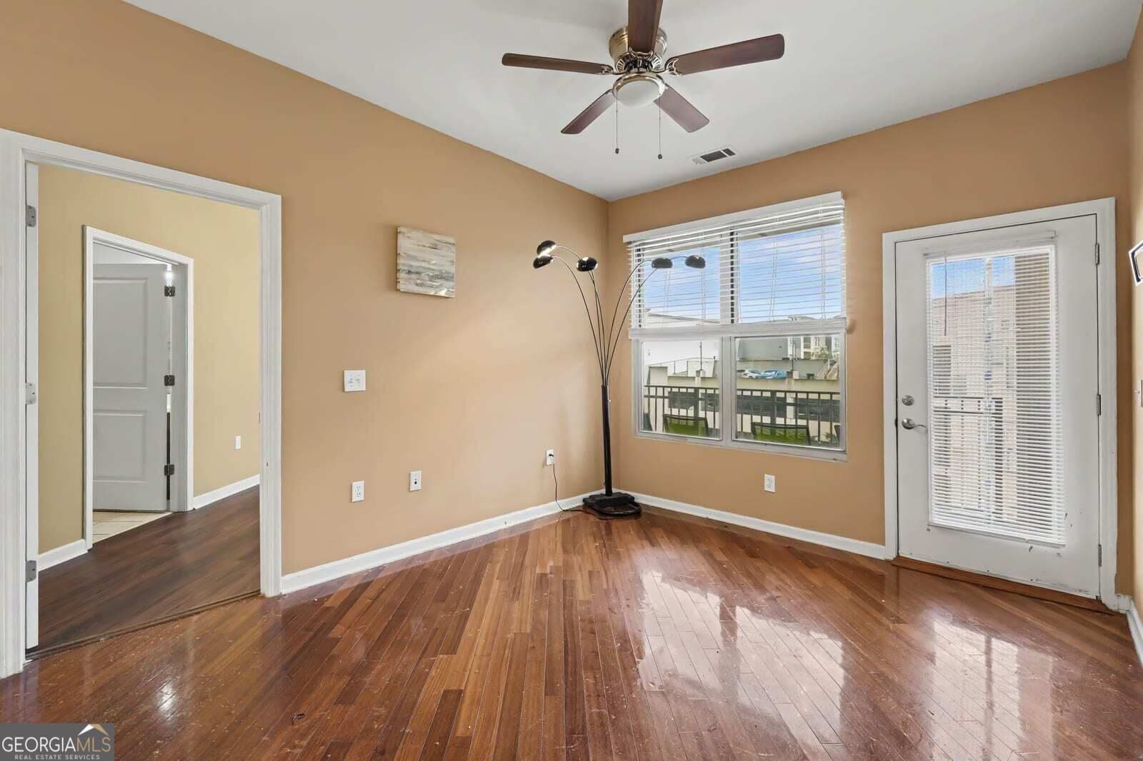 2 bedroom, 2 bathroom, 1,089 sq ft condominium for sale at 870 Mayson Turner Road 1311, Atlanta, GA 30314 — photo 5