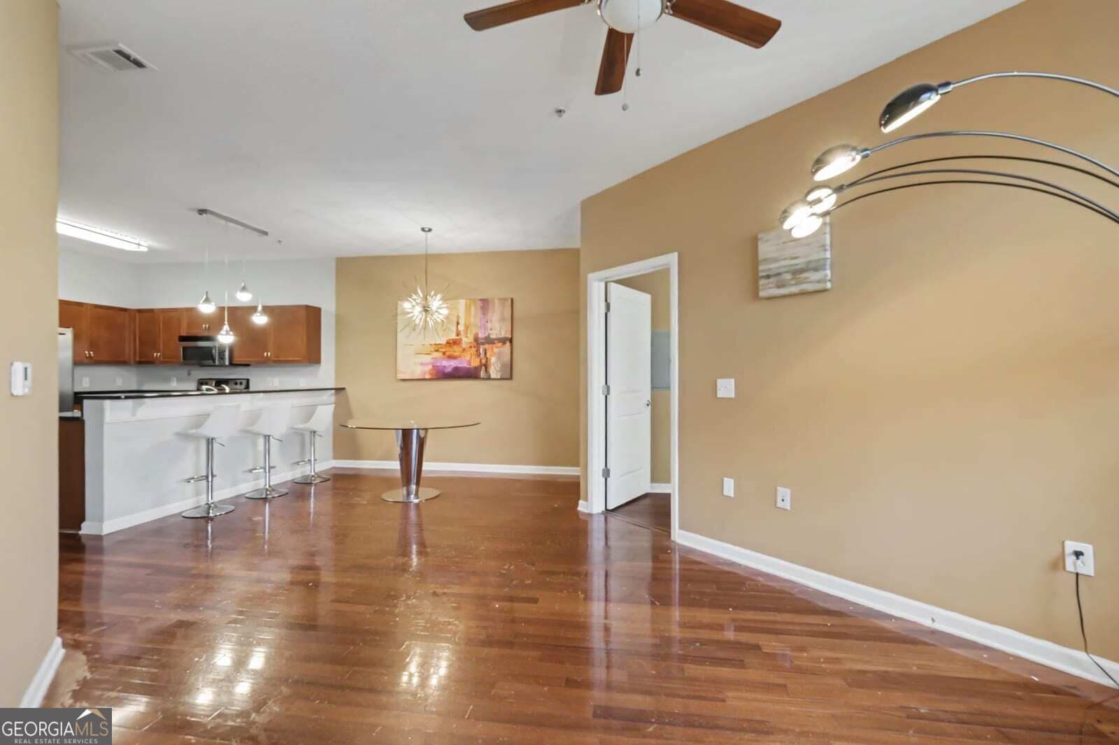 2 bedroom, 2 bathroom, 1,089 sq ft condominium for sale at 870 Mayson Turner Road 1311, Atlanta, GA 30314 — photo 9