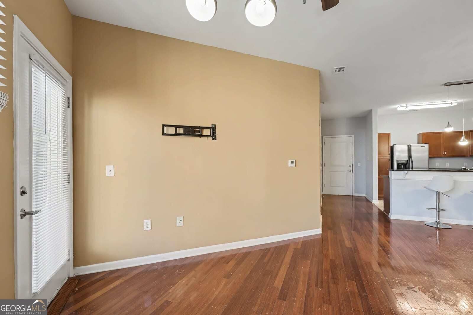 2 bedroom, 2 bathroom, 1,089 sq ft condominium for sale at 870 Mayson Turner Road 1311, Atlanta, GA 30314 — photo 8