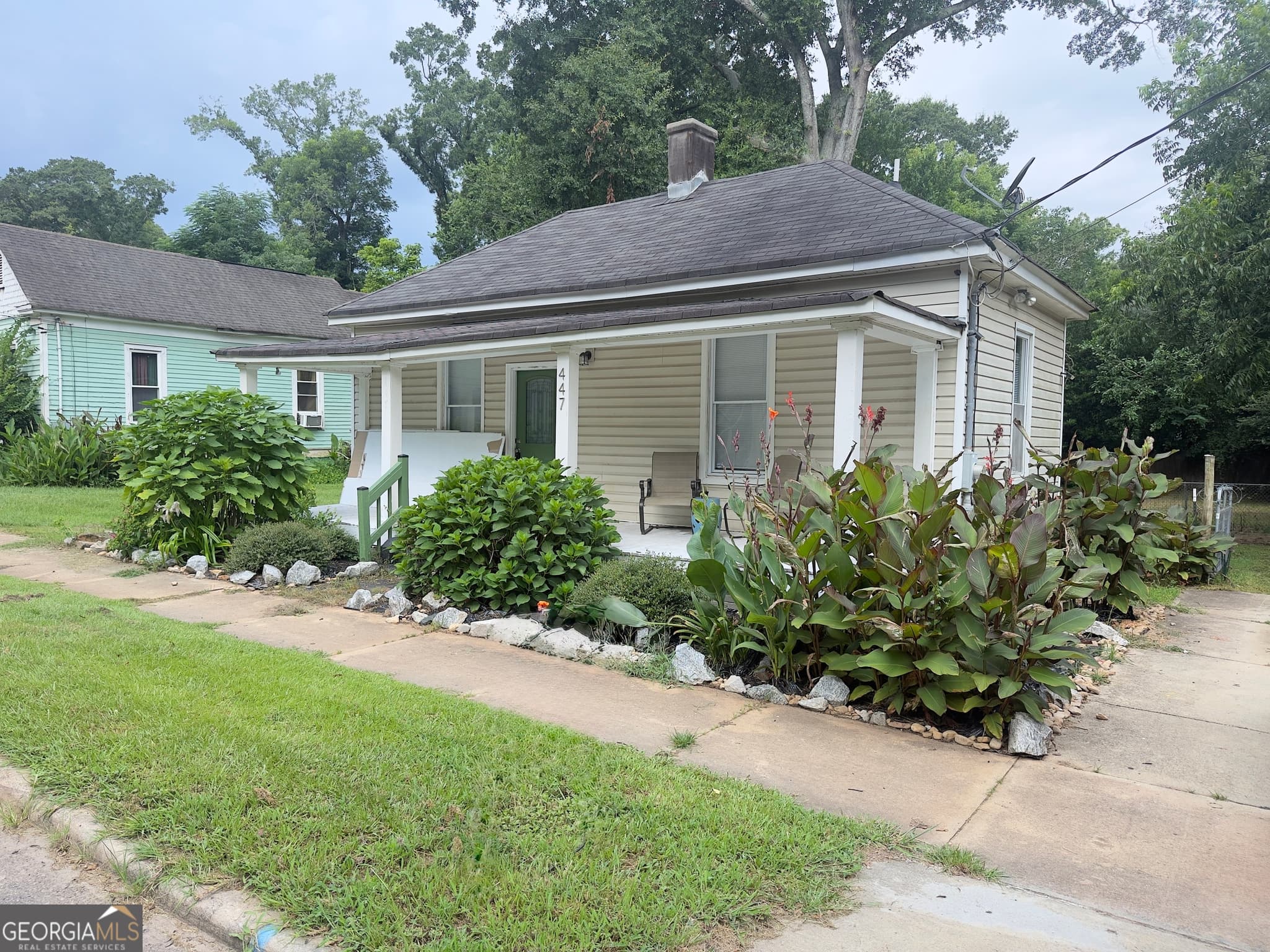 2 bedroom, 1 bathroom, 960 sq ft single family residence for sale at 447 N 9th Street, Griffin, GA 30223 — photo 3