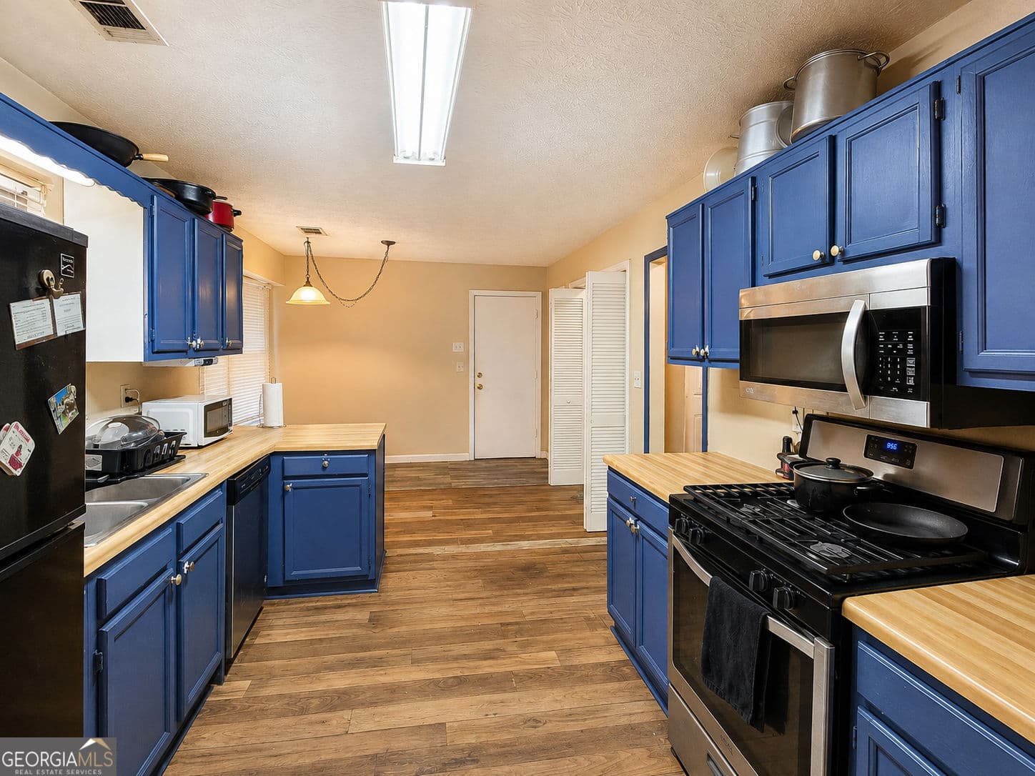3 bedroom, 2 bathroom, 1,776 sq ft single family residence for sale at 8674 Cedar Creek Ridge, Riverdale, GA 30274 — photo 5