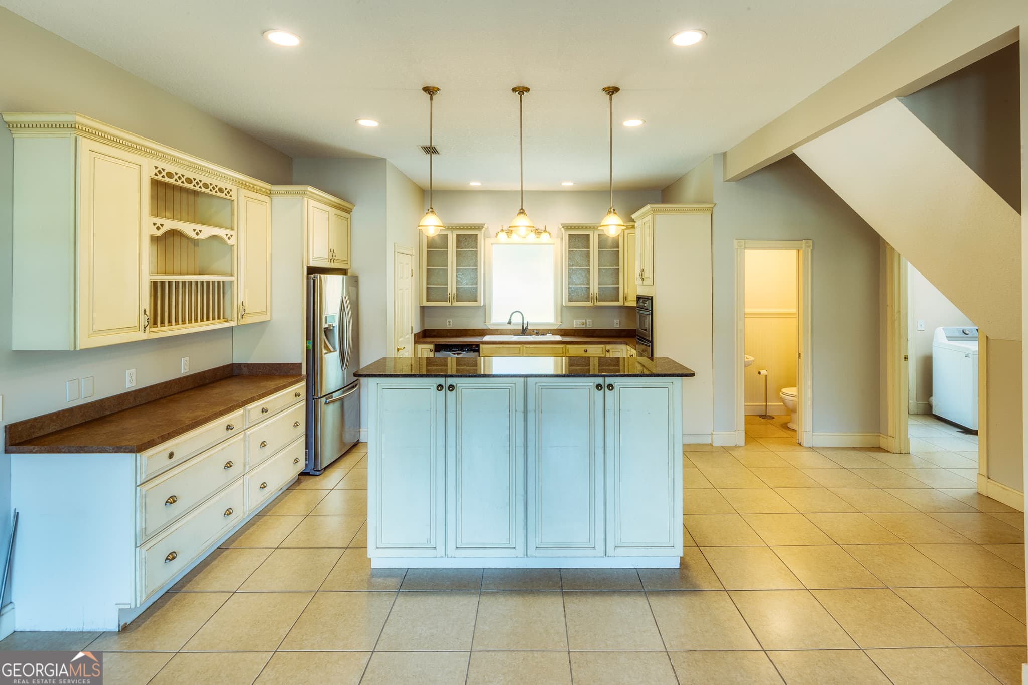 5 bedroom, 3.5 bathroom, 3,955 sq ft single family residence for sale at 290 E King Avenue, Kingsland, GA 31548 — photo 4