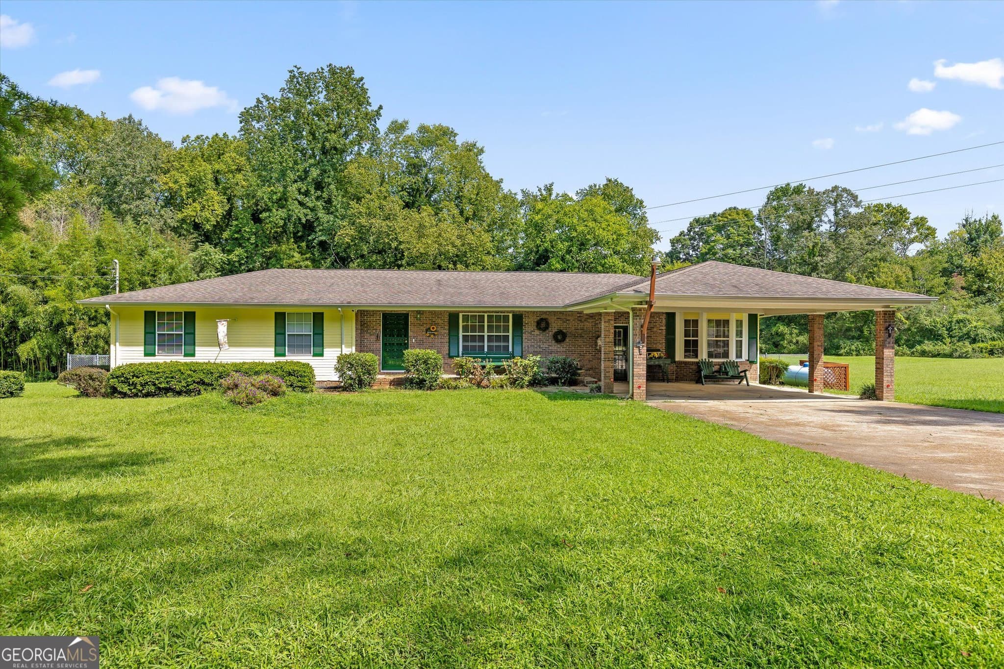 6 bedroom, 4 bathroom, 4,404 sq ft single family residence for sale at 5652 Old Hunter Road, Ooltewah, TN 37363 — photo 1 of 82