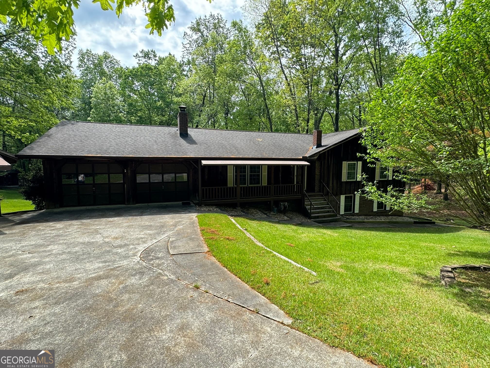 3 bedroom, 2 bathroom, 1,828 sq ft single family residence sold at 880 Havenridge Drive, Conyers, GA 30094