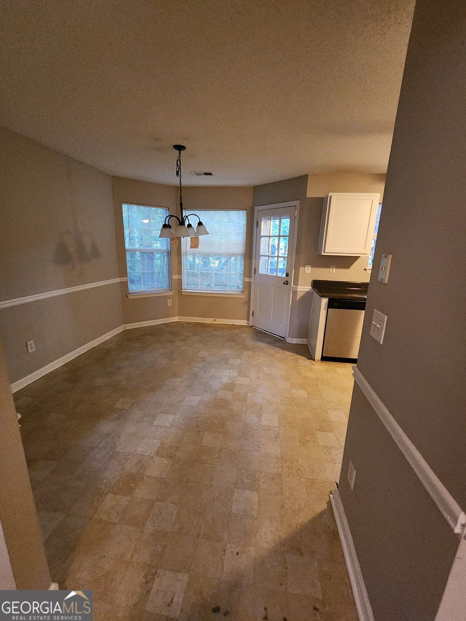 5 bedroom, 2.5 bathroom, 1,734 sq ft single family residence for rent at 553 Wren Walk, Stone Mountain, GA 30087 for $2,100 a month — photo 6