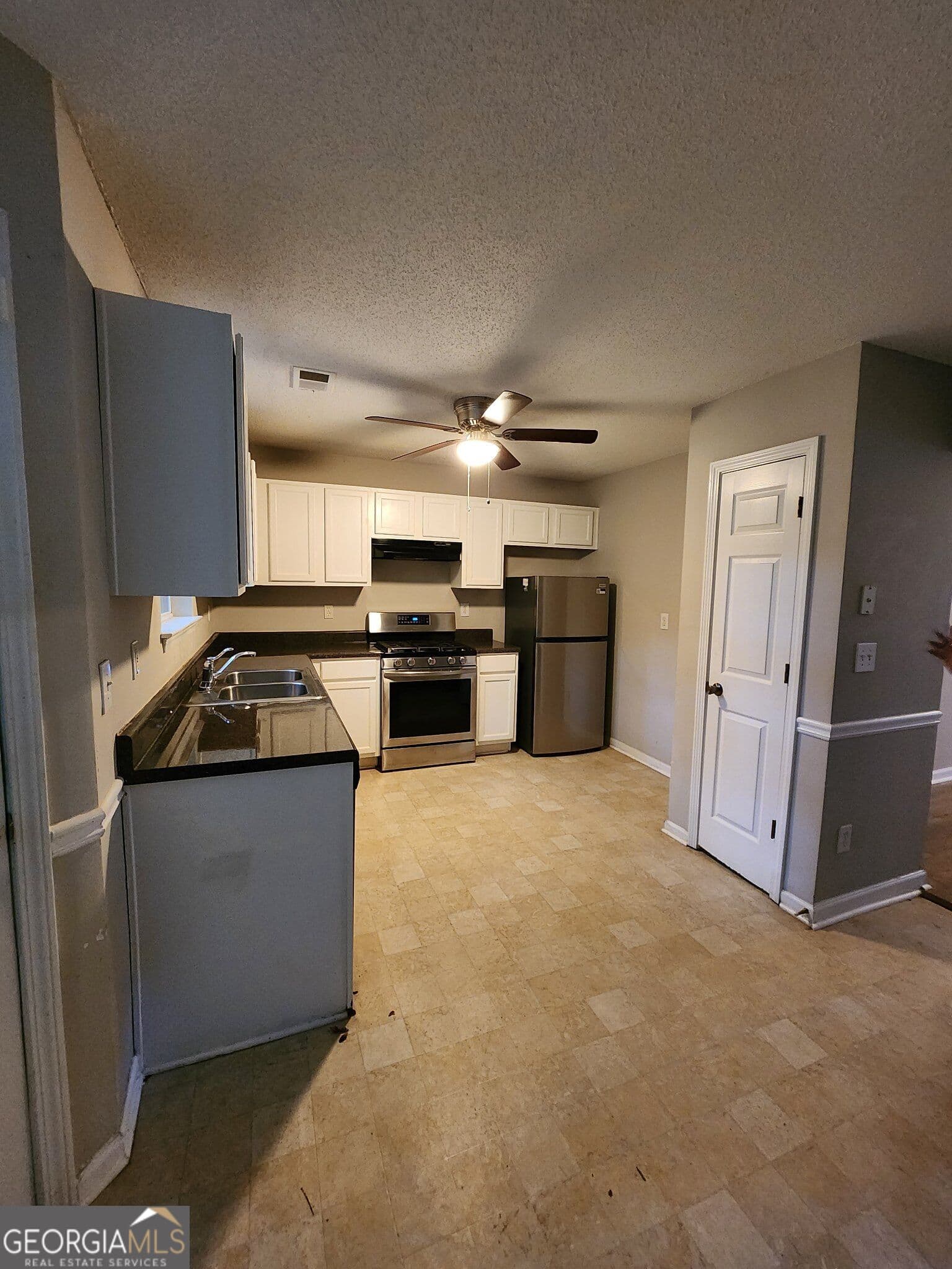 5 bedroom, 2.5 bathroom, 1,734 sq ft single family residence for rent at 553 Wren Walk, Stone Mountain, GA 30087 for $2,100 a month — photo 5