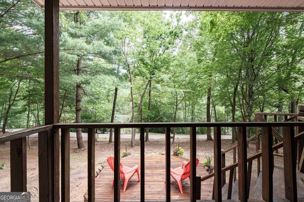 2 bedroom, 2 bathroom, 1,770 sq ft cabin,single family residence under contract at 169 Autumn Lane, Blairsville, GA 30512 — photo 6