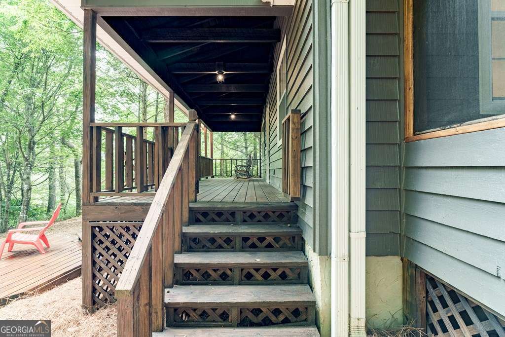 2 bedroom, 2 bathroom, 1,770 sq ft cabin,single family residence under contract at 169 Autumn Lane, Blairsville, GA 30512 — photo 5