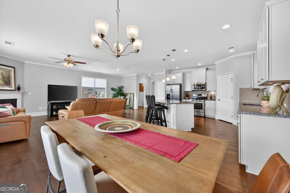 3 bedroom, 2.5 bathroom, 2,250 sq ft single family residence for sale at 6497 Crosscreek Lane, Flowery Branch, GA 30542 — photo 3