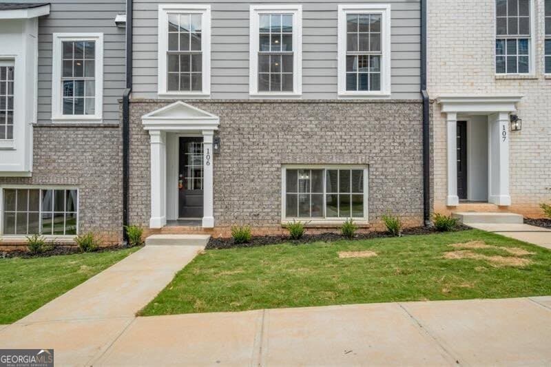 4 bedroom, 3.5 bathroom, 2,200 sq ft townhouse for sale at 3165 Dogwood Drive 104, Hapeville, GA 30354 — photo 2