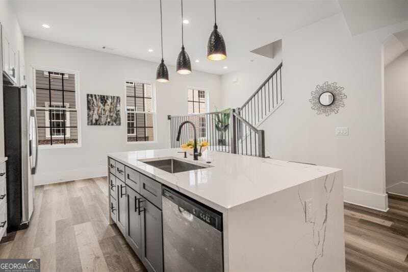 4 bedroom, 3.5 bathroom, 2,200 sq ft townhouse for sale at 3165 Dogwood Drive 104, Hapeville, GA 30354 — photo 7