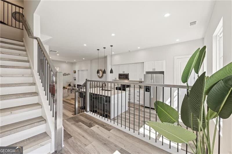 4 bedroom, 3.5 bathroom, 2,200 sq ft townhouse for sale at 3165 Dogwood Drive 104, Hapeville, GA 30354 — photo 9