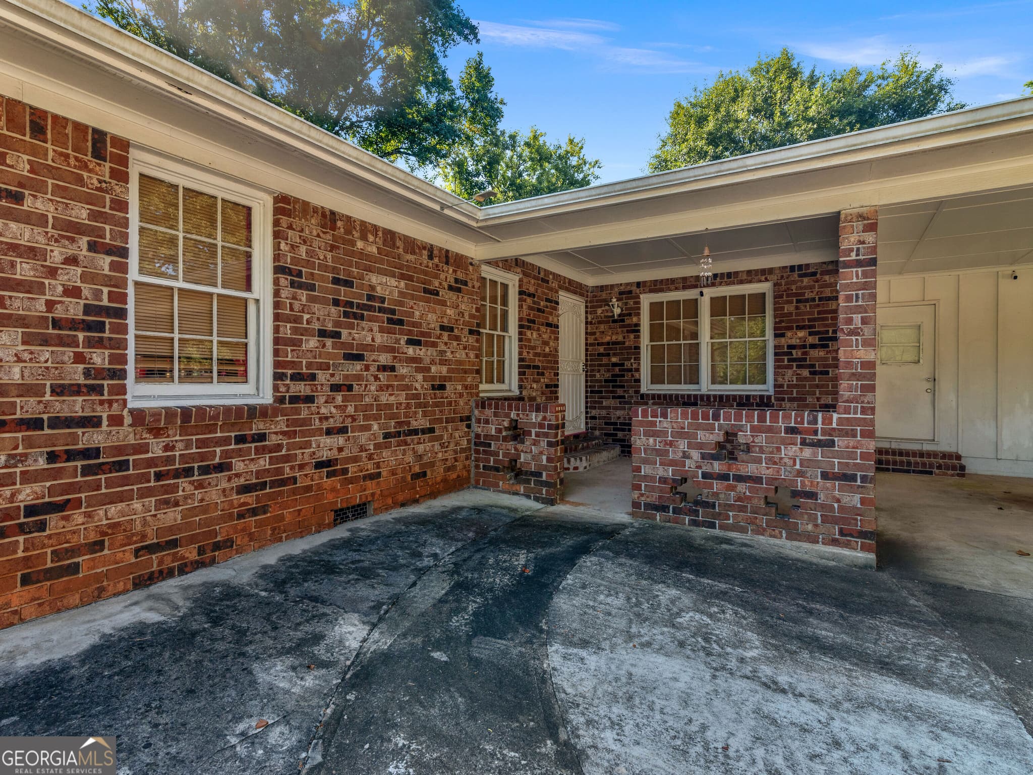 3 bedroom, 2 bathroom, 1,419 sq ft single family residence for sale at 242 Lake Jodeco Road, Jonesboro, GA 30236 — photo 3