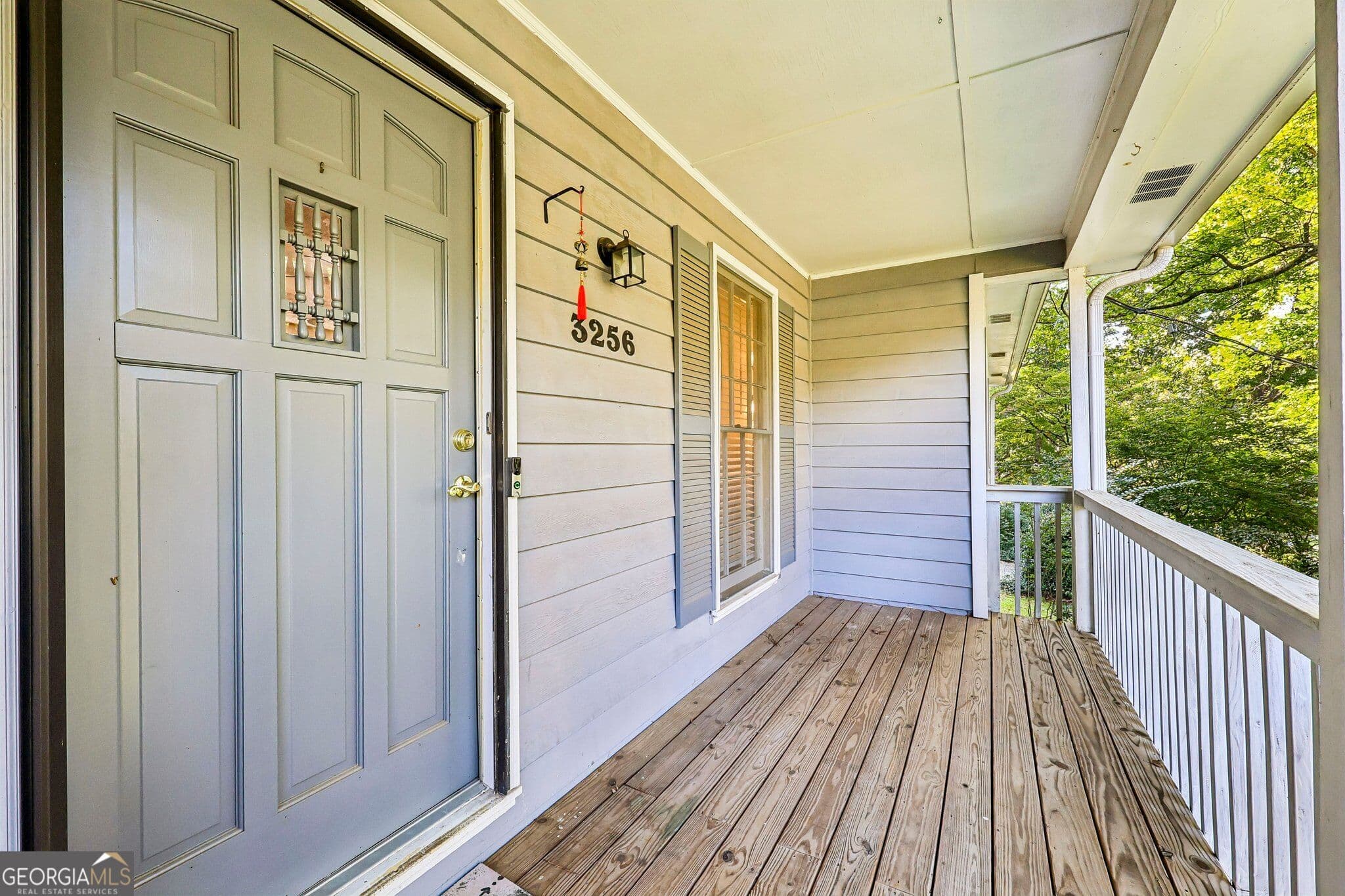 3 bedroom, 2 bathroom, 1,519 sq ft single family residence for sale at 3256 Village Glen Trail, Snellville, GA 30039 — photo 2
