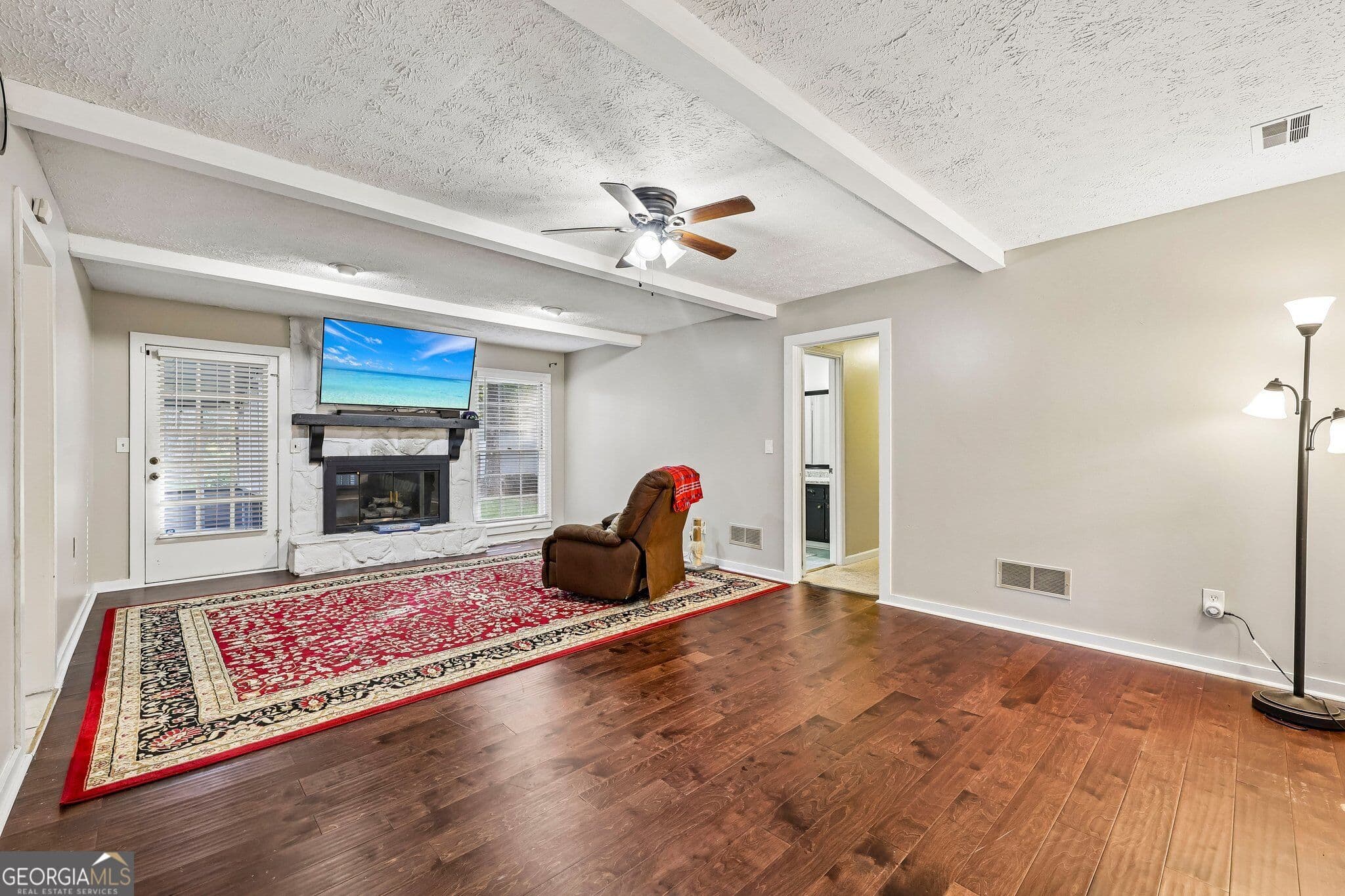 3 bedroom, 2 bathroom, 1,519 sq ft single family residence for sale at 3256 Village Glen Trail, Snellville, GA 30039 — photo 3