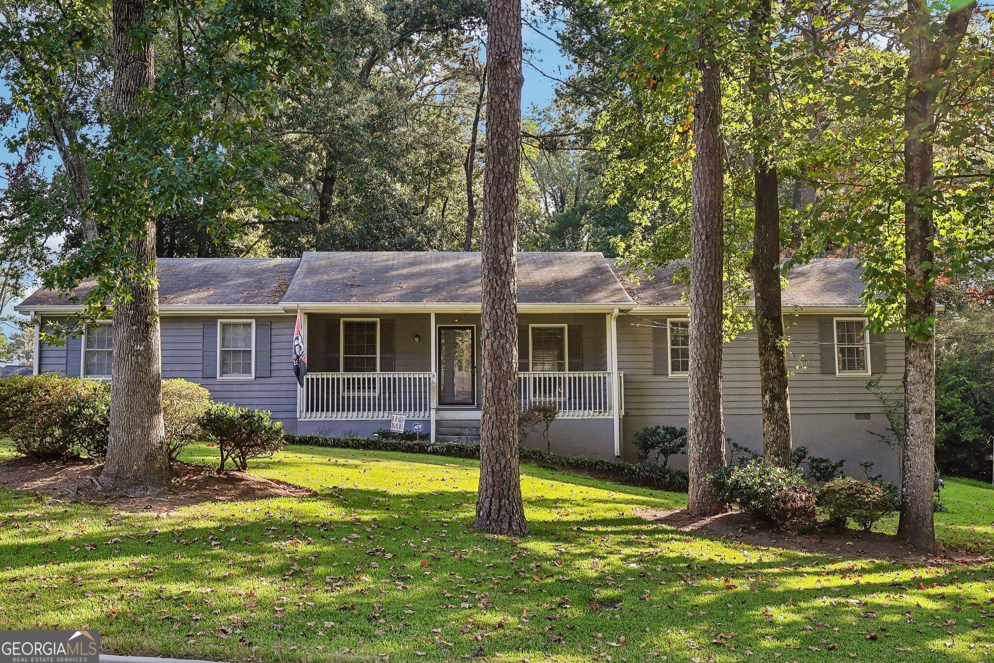 3 bedroom, 2 bathroom, 1,519 sq ft single family residence for sale at 3256 Village Glen Trail, Snellville, GA 30039