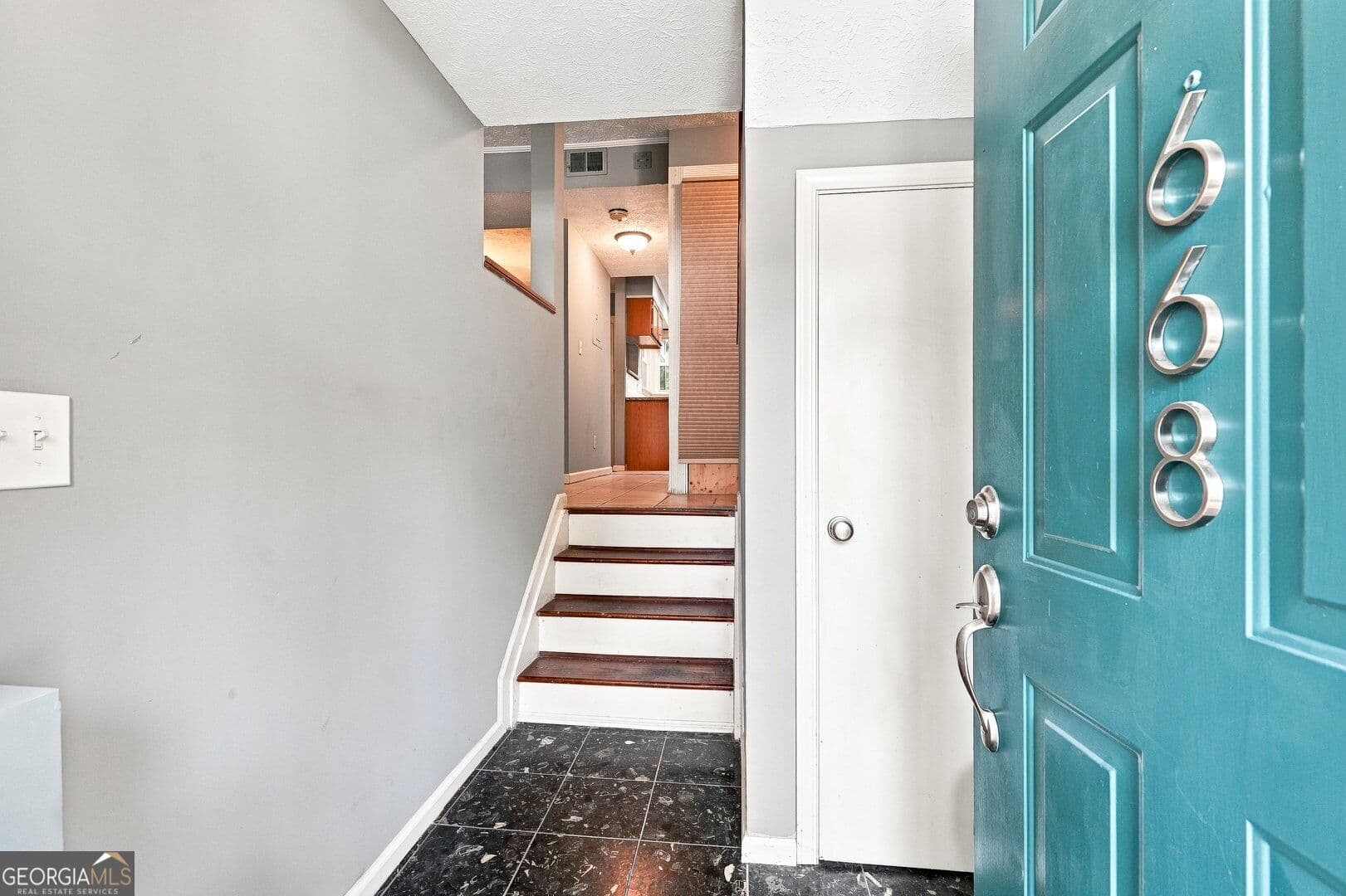 2 bedroom, 2.5 bathroom, 1,940 sq ft townhouse for sale at 668 Stratford Green, Avondale Estates, GA 30002 — photo 2