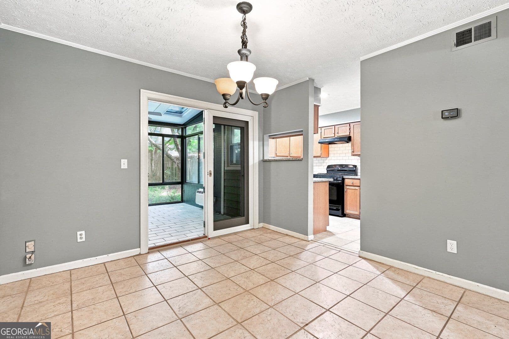 2 bedroom, 2.5 bathroom, 1,940 sq ft townhouse for sale at 668 Stratford Green, Avondale Estates, GA 30002 — photo 6