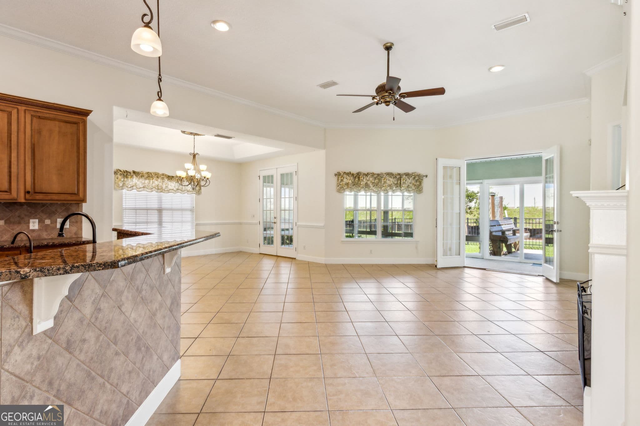 3 bedroom, 2 bathroom, 2,278 sq ft single family residence under contract at 1604 Sandpiper Court, St. Marys, GA 31558 — photo 9