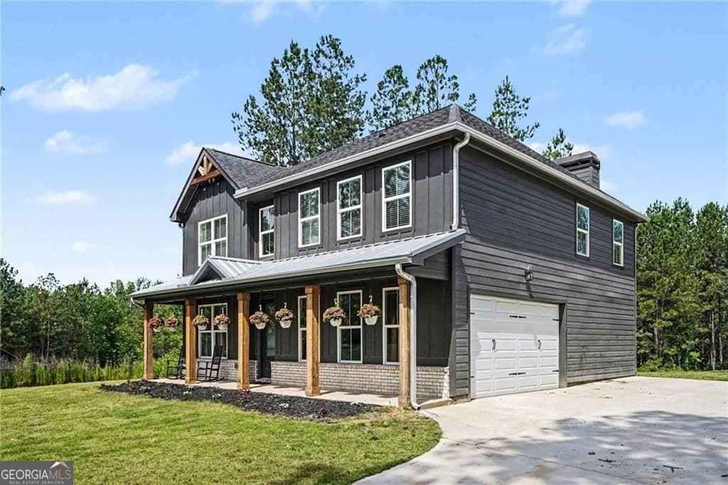 5 bedroom, 3 bathroom, 2,384 sq ft single family residence for sale at 613 Millen Road, Monticello, GA 31064 — photo 4