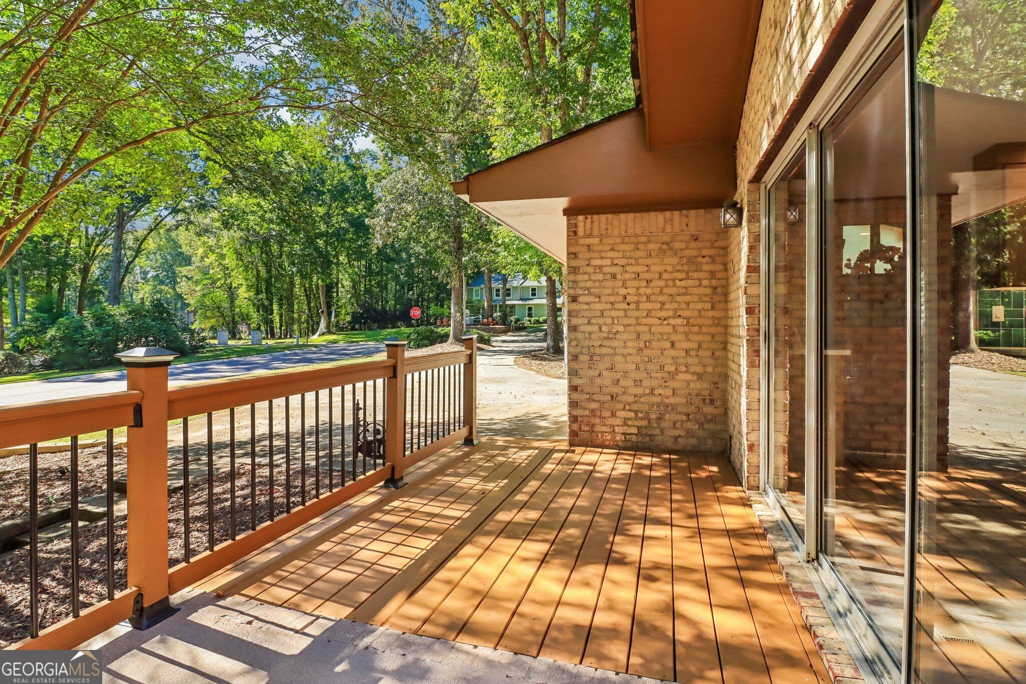 5 bedroom, 3 bathroom, 3,226 sq ft single family residence for sale at 16 Perthshire Drive, Peachtree City, GA 30269 — photo 8