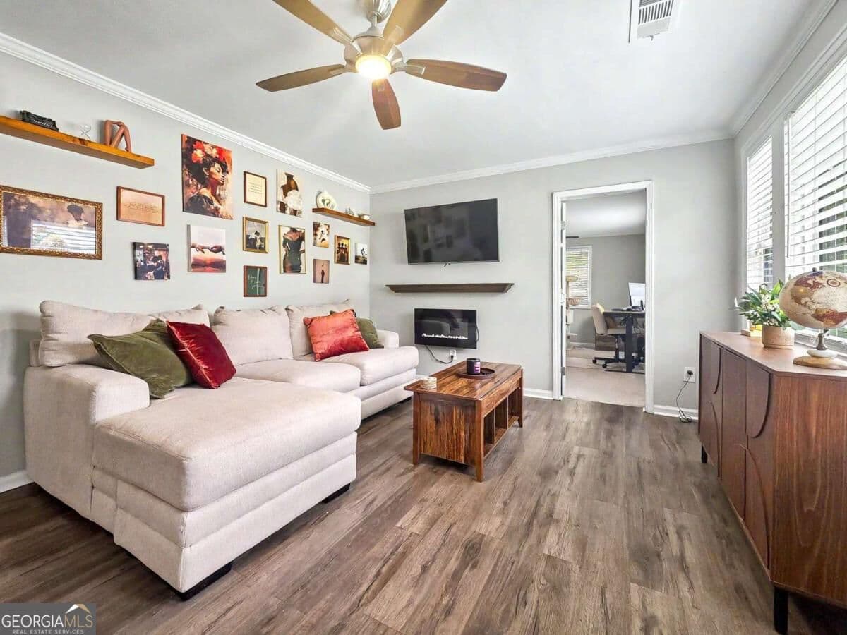 3 bedroom, 2 bathroom, 1,274 sq ft single family residence for sale at 1530 Columbia Drive, Decatur, GA 30032 — photo 5