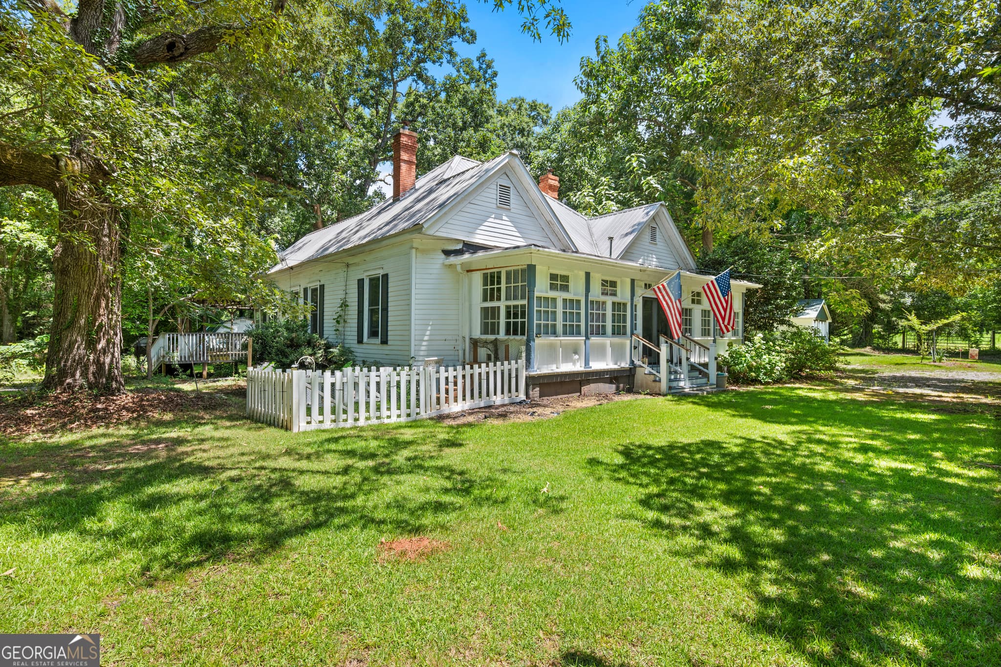 3 bedroom, 2.5 bathroom, 3,133 sq ft single family residence for sale at 107 Sixth Avenue, Mansfield, GA 30055 — photo 4