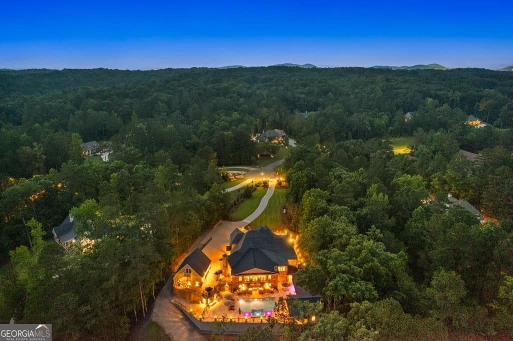 4 bedroom, 6.5 bathroom, 12,279 sq ft single family residence for sale at 37 Retreat Ridge, Cartersville, GA 30120 — photo 6