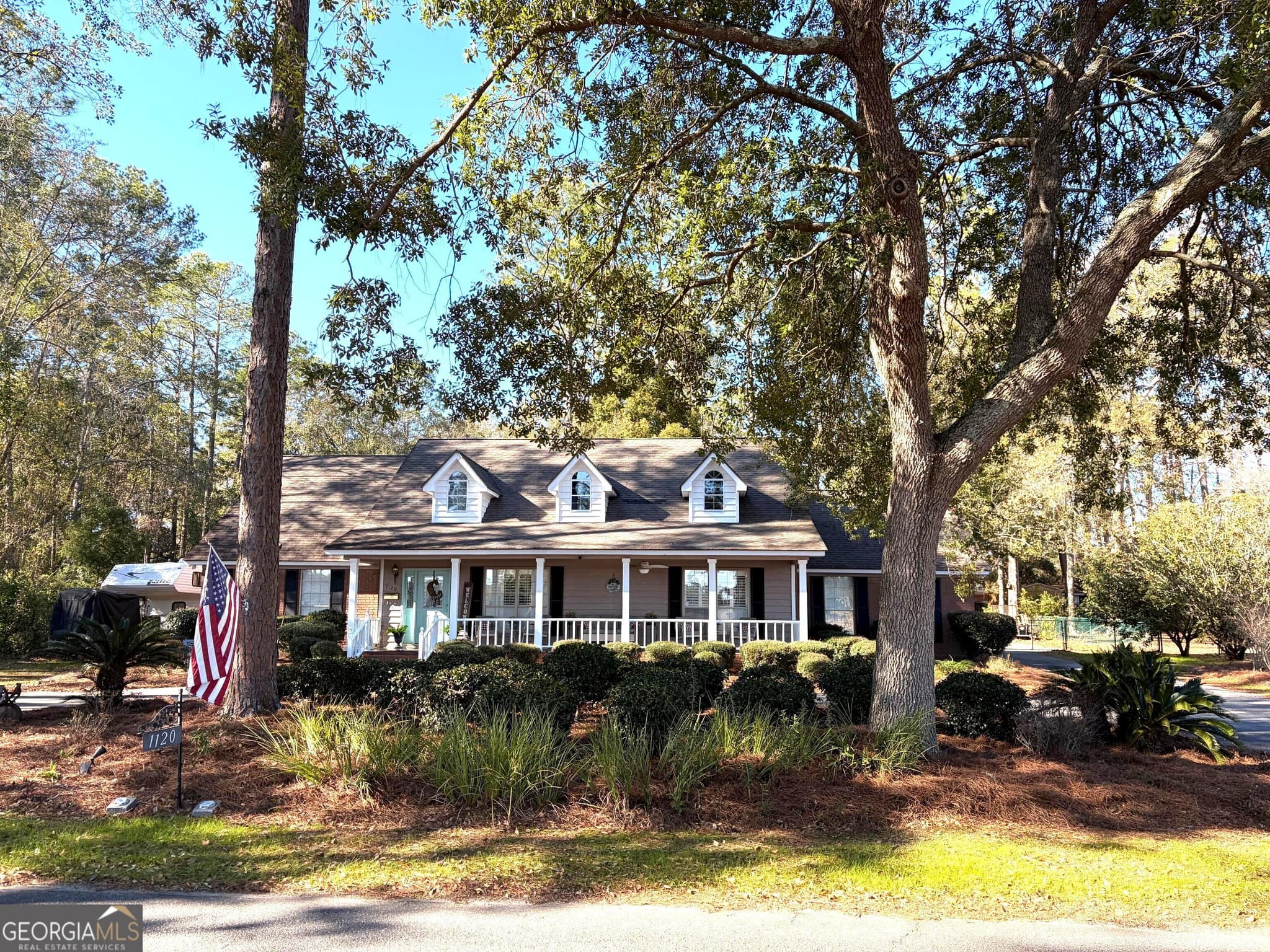 3 bedroom, 2.5 bathroom, 2,581 sq ft single family residence sold at 1120 Lakeview Drive, Blackshear, GA 31516