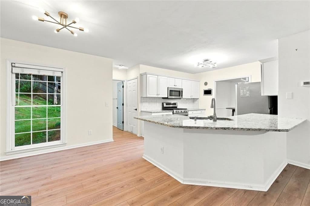 4 bedroom, 2.5 bathroom, 2,726 sq ft single family residence for sale at 4516 Terret Trace, Acworth, GA 30101 — photo 8