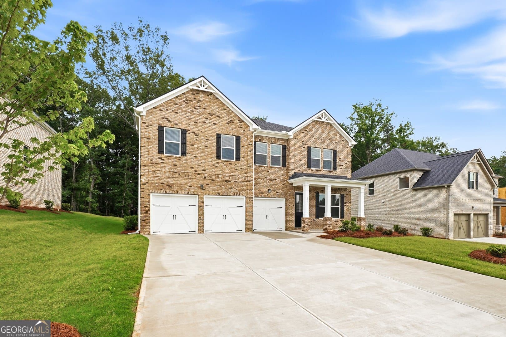 5 bedroom, 4 bathroom, 3,318 sq ft single family residence for sale at 393 Mistwood Court, Mcdonough, GA 30253 — photo 3