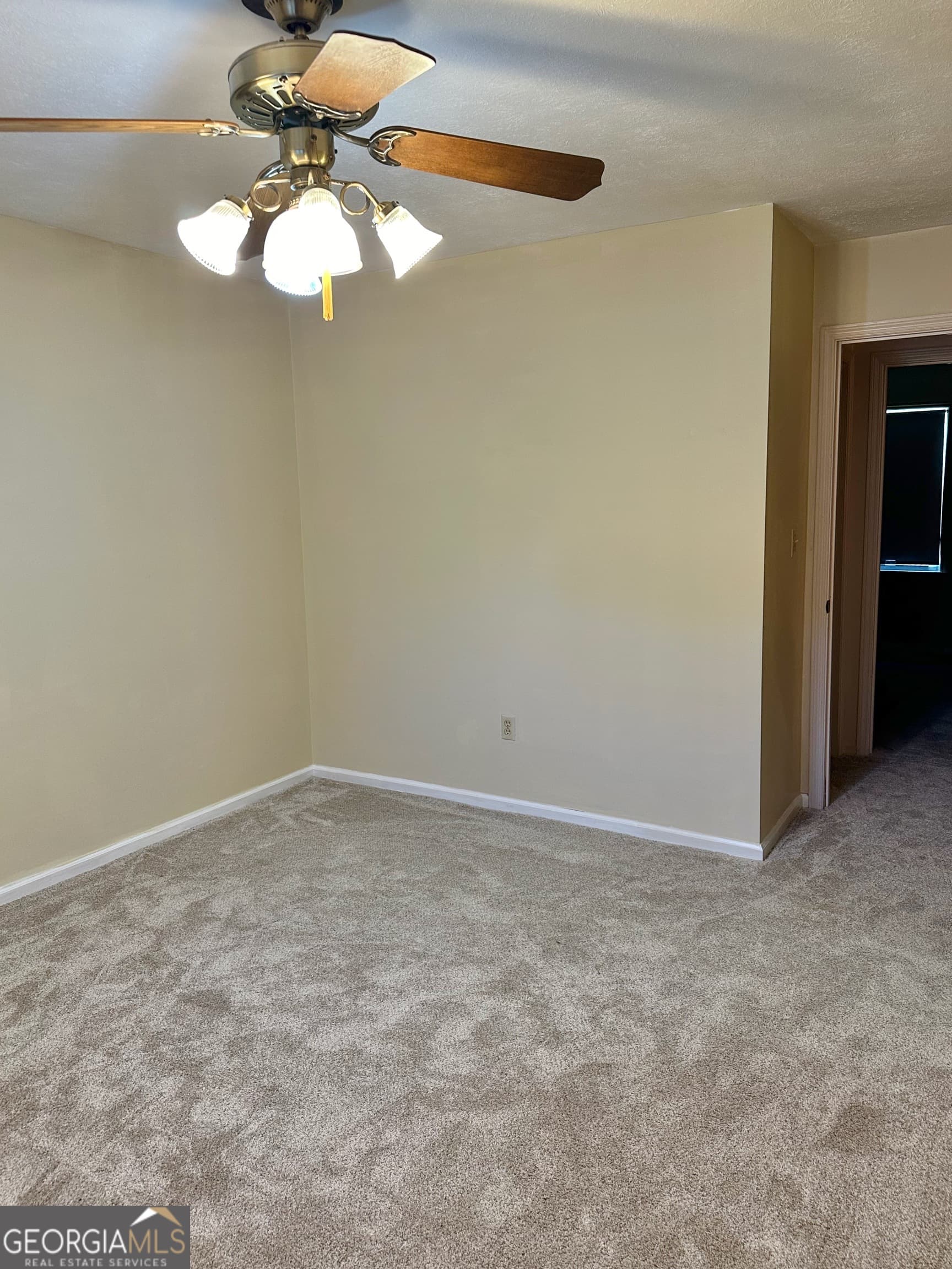 3 bedroom, 2 bathroom, 1,246 sq ft single family residence for rent at 266 Valencia Circle, Centerville, GA 31028 for $1,600 a month — photo 2