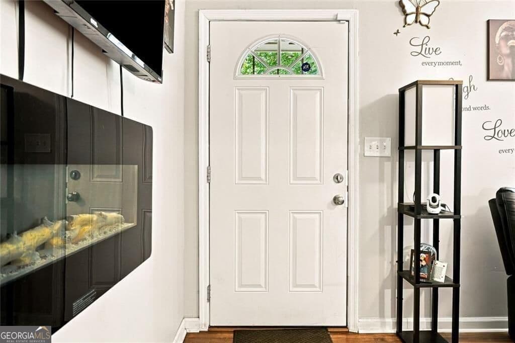 3 bedroom, 1 bathroom, 1,025 sq ft single family residence for sale at 1137 SE Redford Drive, Atlanta, GA 30315 — photo 3