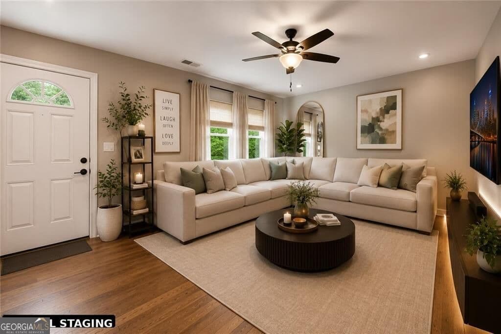 3 bedroom, 1 bathroom, 1,025 sq ft single family residence for sale at 1137 SE Redford Drive, Atlanta, GA 30315 — photo 4