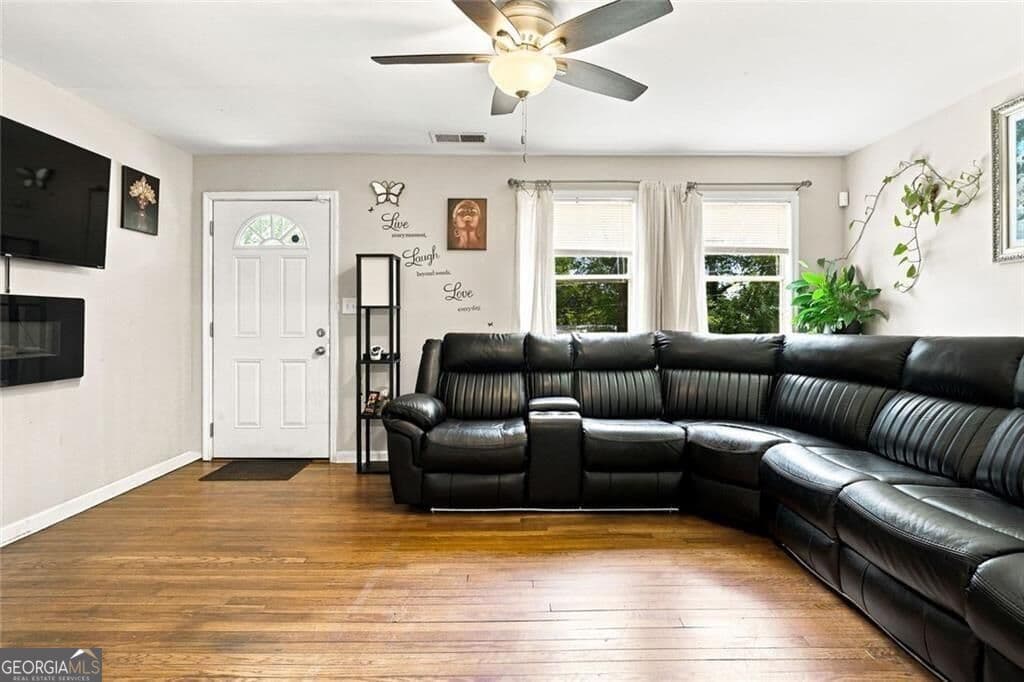 3 bedroom, 1 bathroom, 1,025 sq ft single family residence for sale at 1137 SE Redford Drive, Atlanta, GA 30315 — photo 8
