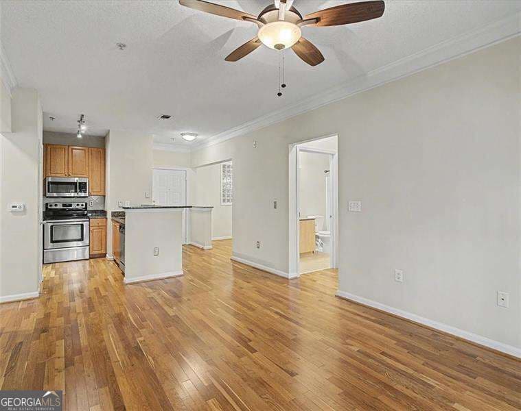 2 bedroom, 2 bathroom, 1,008 sq ft condominium for rent at 10 Perimeter Summi Boulevard 4236, Atlanta, GA 30319 for $2,100 a month — photo 10