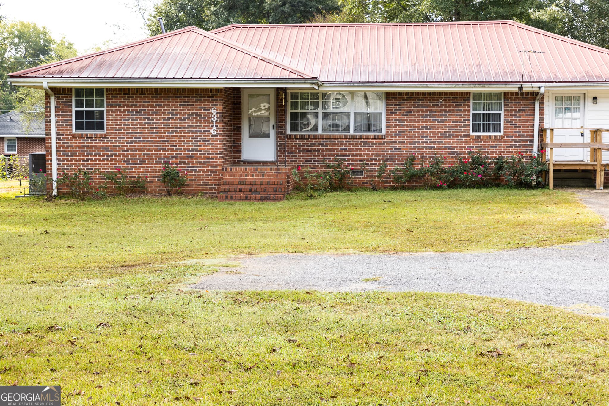 3 bedroom, 2 bathroom, 1,848 sq ft single family residence for sale at 6316 Highway 74, Yatesville, GA 31097 — photo 1 of 31
