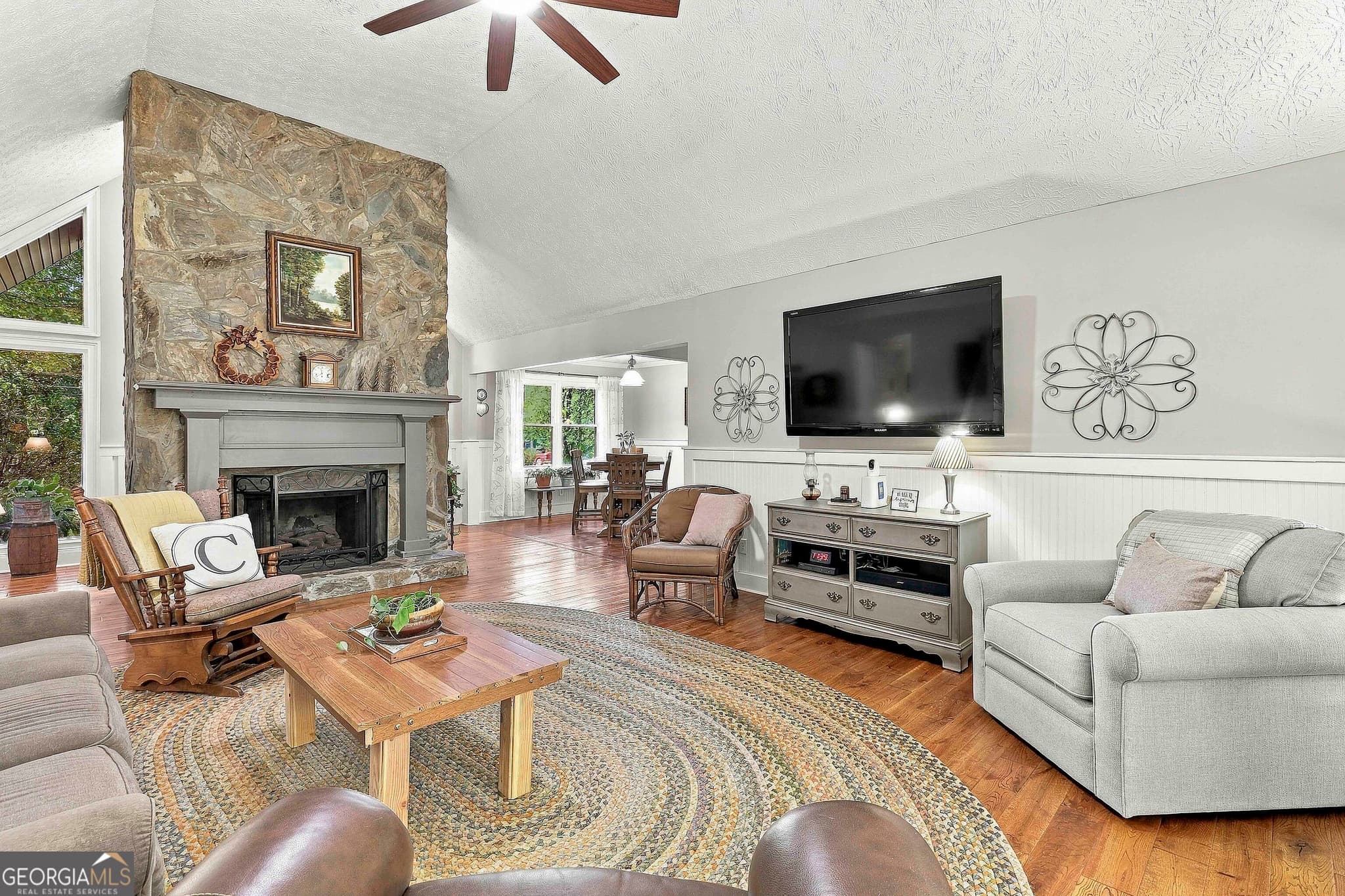 3 bedroom, 2 bathroom, 2,132 sq ft single family residence for sale at 513 Avalon Drive, Fayetteville, GA 30214 — photo 3