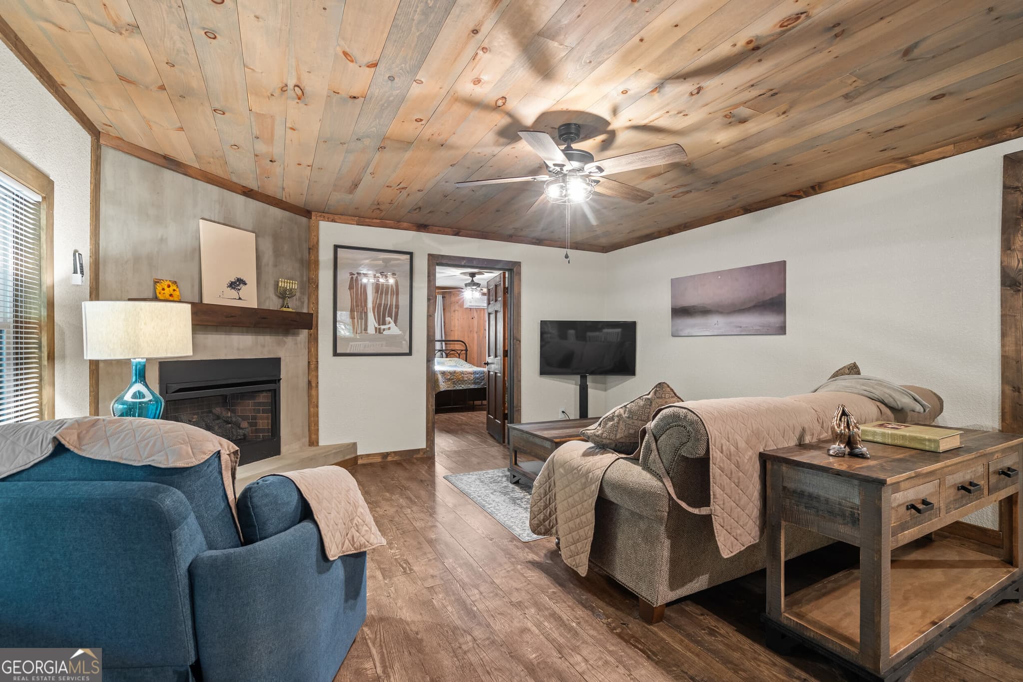 2 bedroom, 2 bathroom, 1,376 sq ft single family residence for sale at 4326 White Oak Drive, Hiawassee, GA 30546 — photo 3