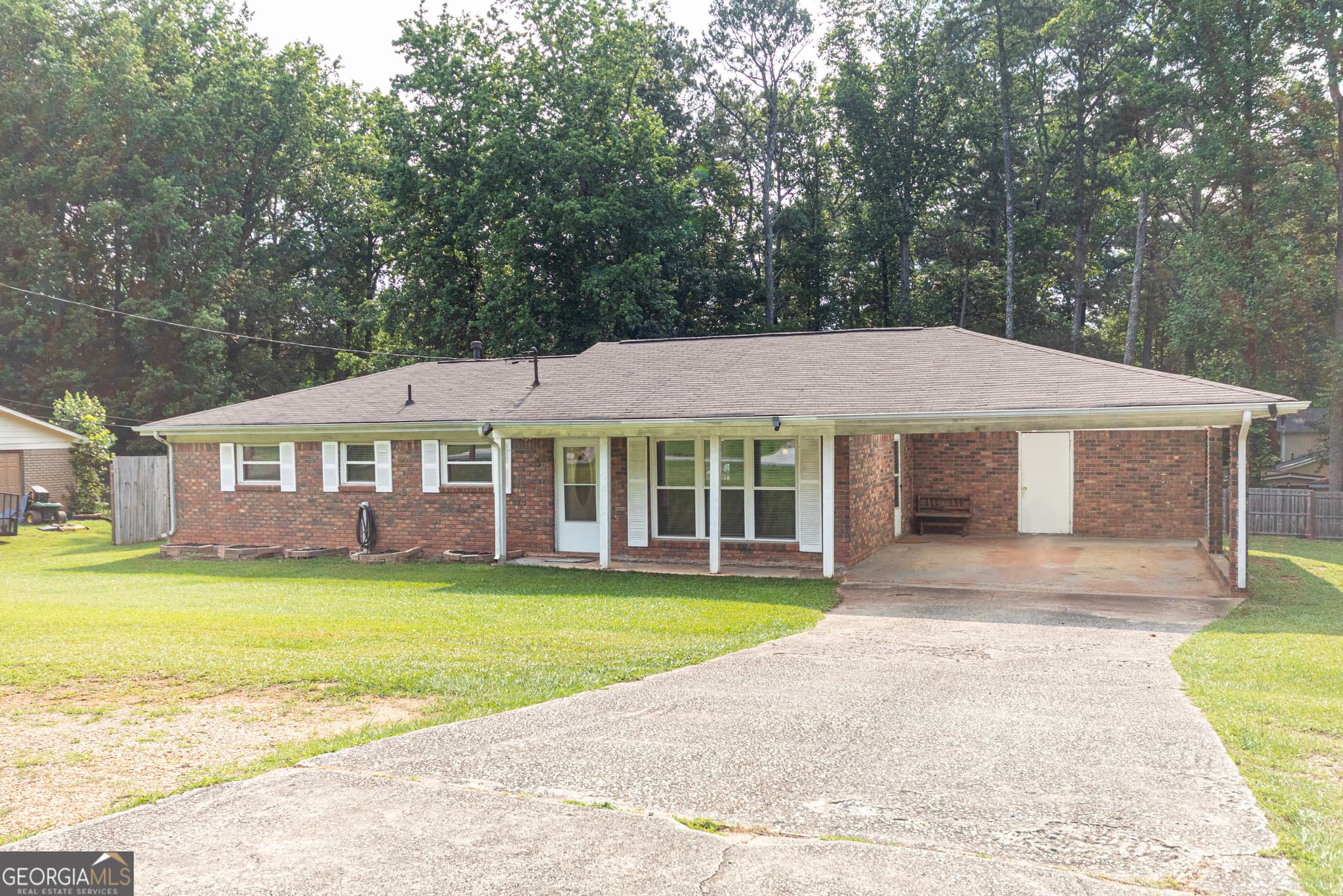 3 bedroom, 1.5 bathroom, 1,200 sq ft single family residence for sale at 3829 Bright Star Road, Douglasville, GA 30135 — photo 2