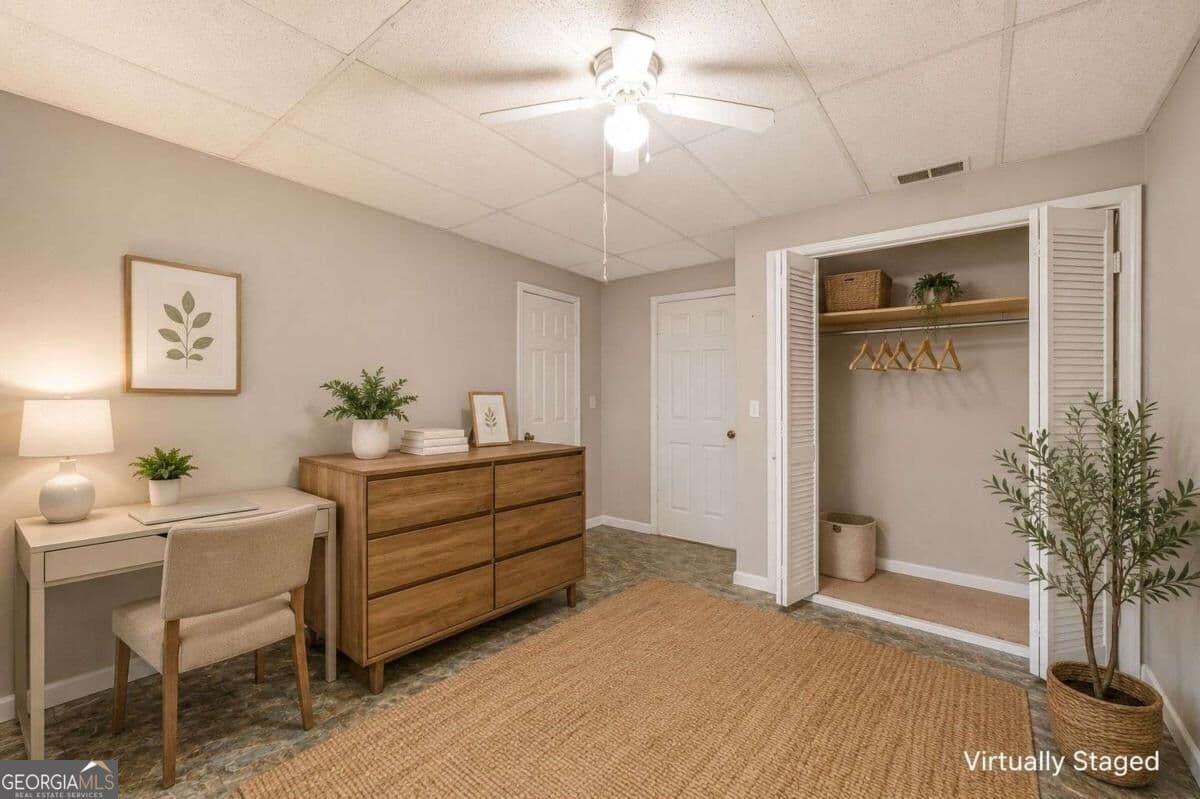 5 bedroom, 3 bathroom, 2,342 sq ft single family residence for sale at 3941 Memorial Parkway, Kennesaw, GA 30152 — photo 9