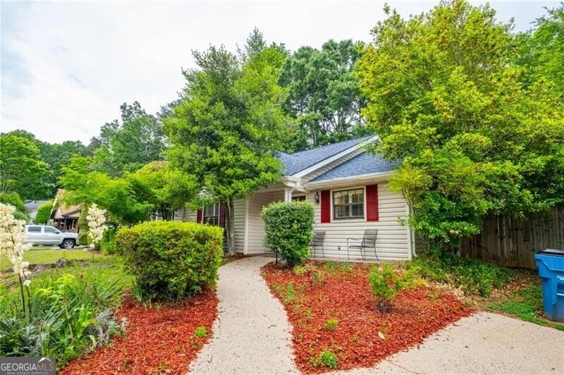 2 bedroom, 2 bathroom, 1,224 sq ft townhouse sold at 5097 Village Green Way, Alpharetta, GA 30009