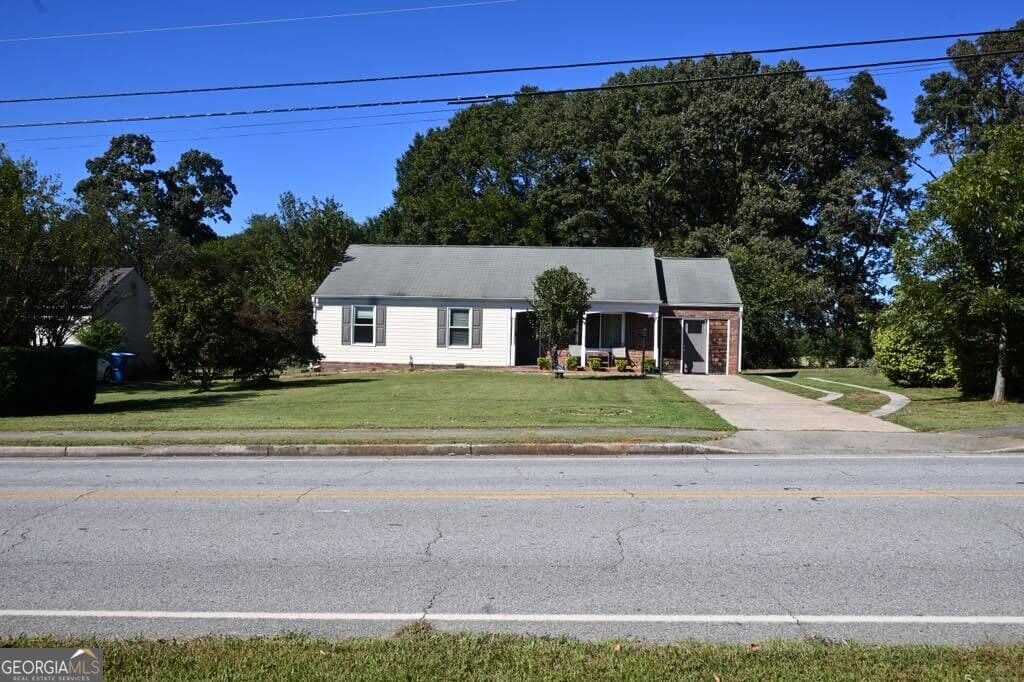 3 bedroom, 2 bathroom, 1,448 sq ft single family residence for sale at 3081 Albion Farm Road, Duluth, GA 30097 — photo 4