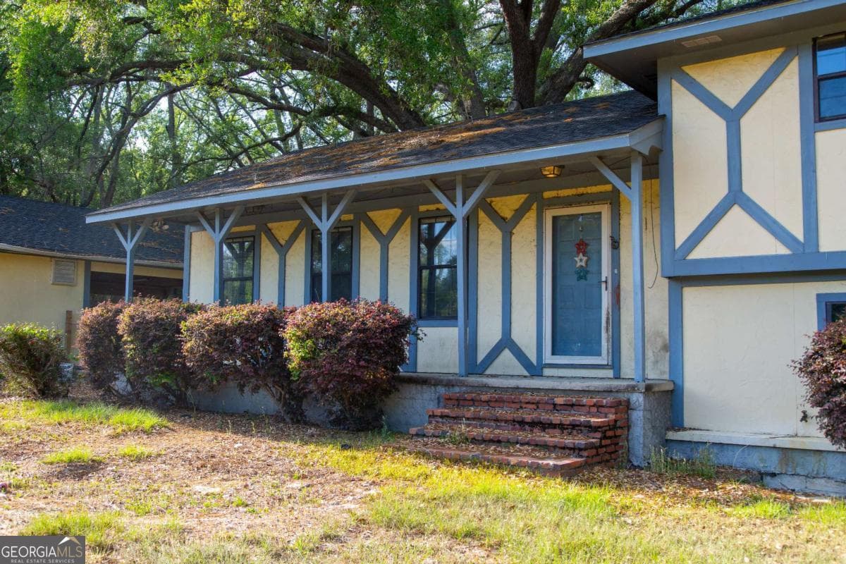 3 bedroom, 2 bathroom, 2,990 sq ft single family residence under contract at 528 Gardner Road, Baxley, GA 31513 — photo 3