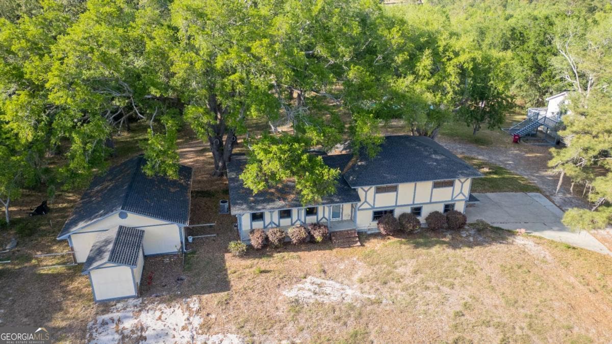 3 bedroom, 2 bathroom, 2,990 sq ft single family residence under contract at 528 Gardner Road, Baxley, GA 31513 — photo 4