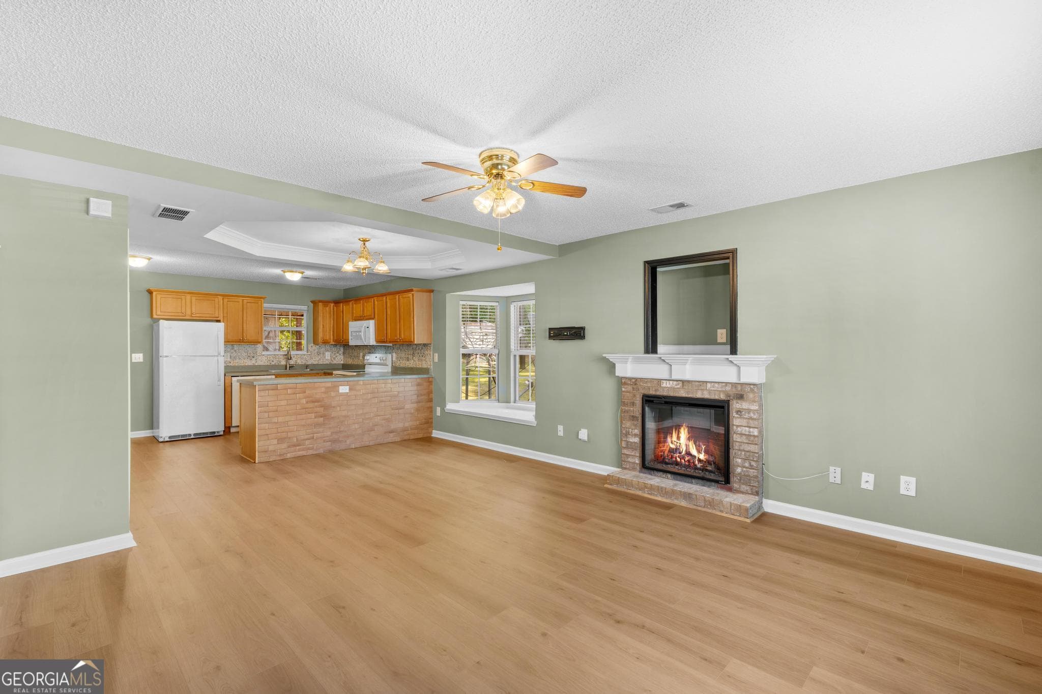 2 bedroom, 2.5 bathroom, 1,260 sq ft condominium for sale at 890 Highway 42 B-6, Jackson, GA 30233 — photo 2