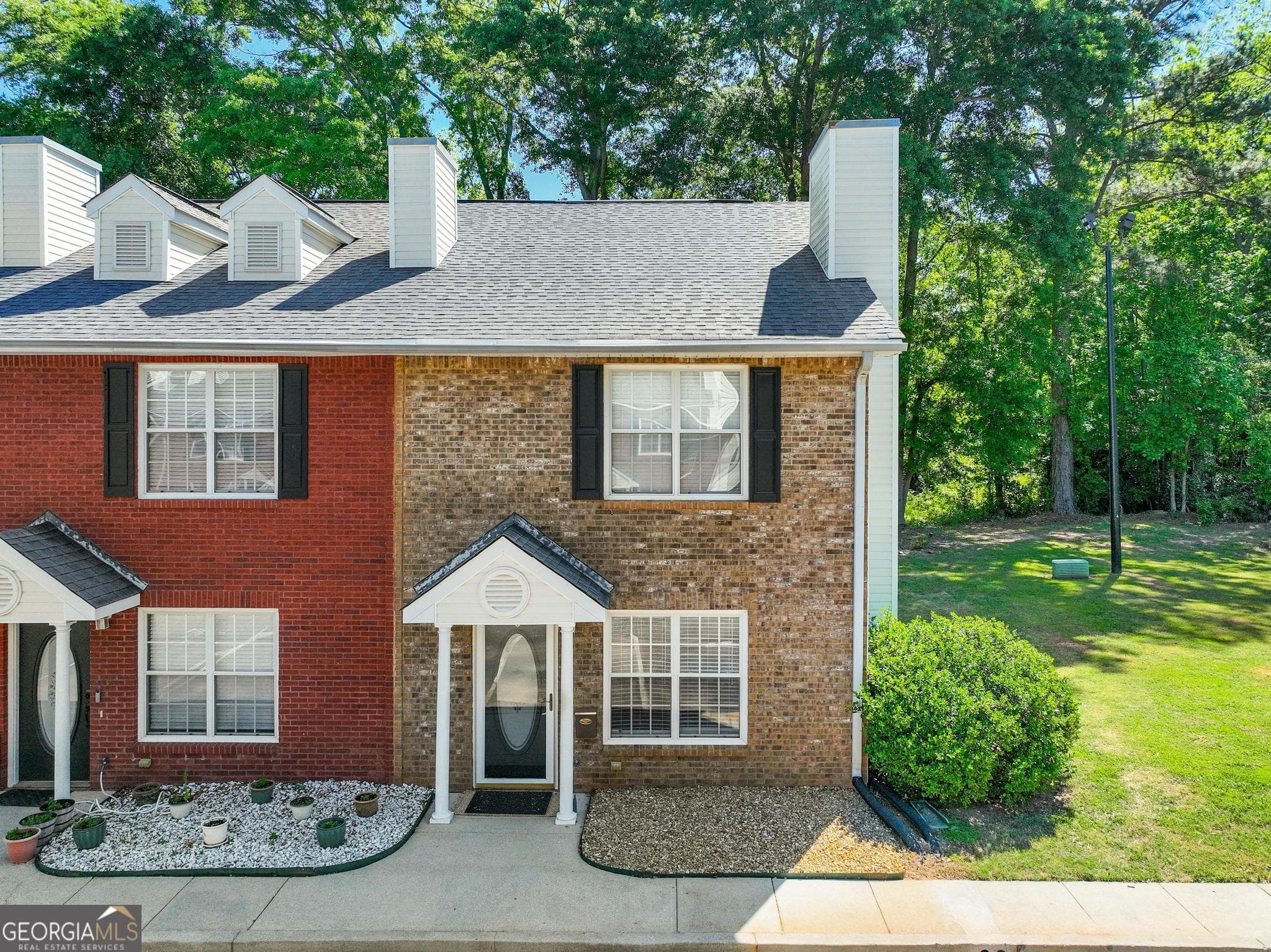 2 bedroom, 2.5 bathroom, 1,260 sq ft condominium for sale at 890 Highway 42 B-6, Jackson, GA 30233