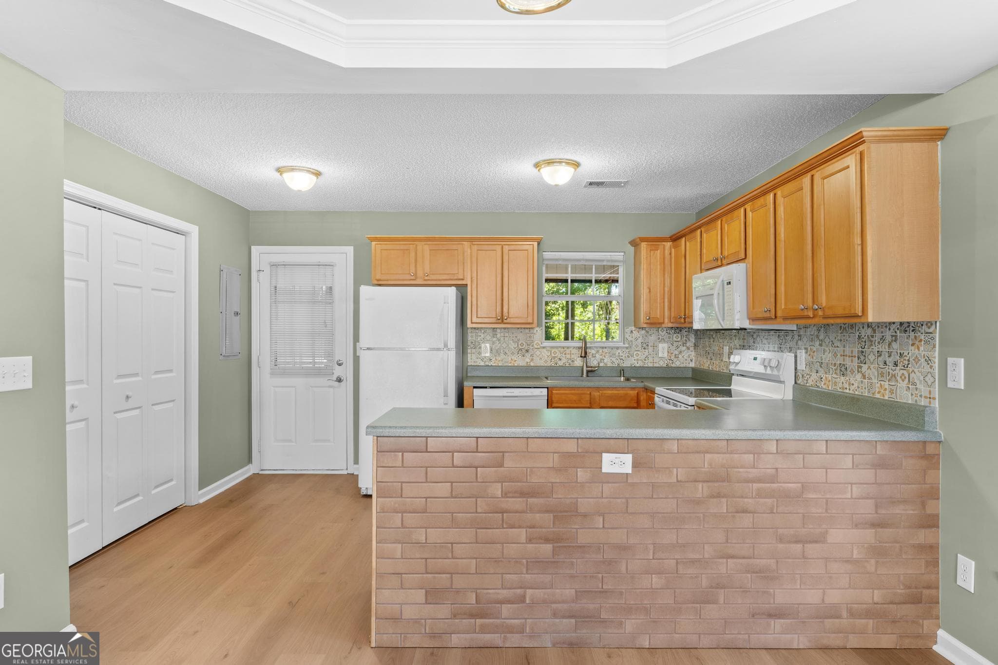 2 bedroom, 2.5 bathroom, 1,260 sq ft condominium for sale at 890 Highway 42 B-6, Jackson, GA 30233 — photo 5